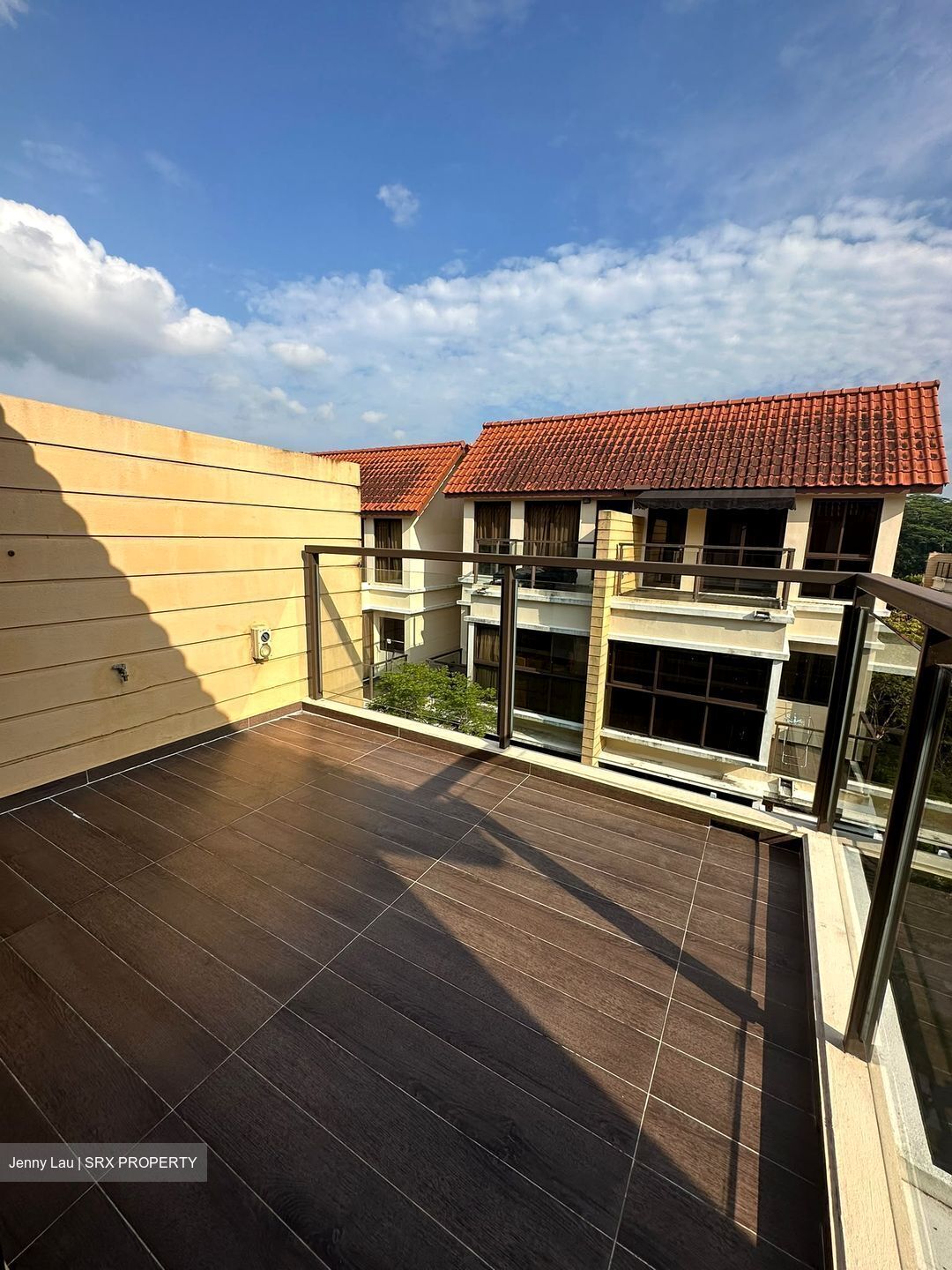 Holland Link (D10), Terrace #583549121